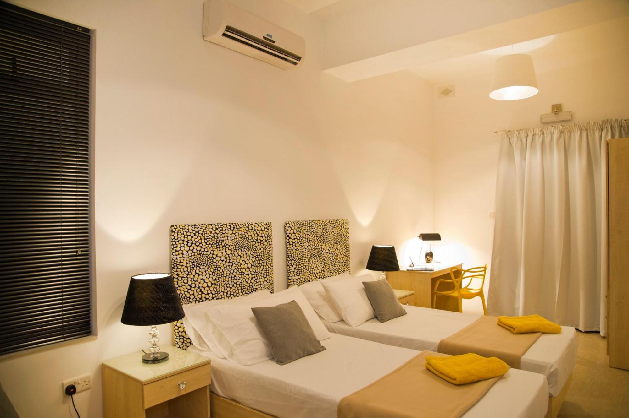 Maltese Balcony Apartment Saint Julian's Exterior photo
