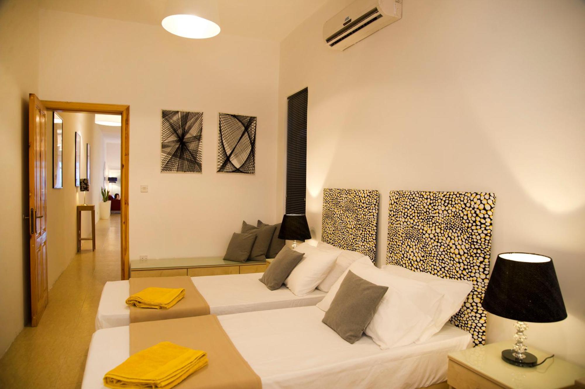 Maltese Balcony Apartment Saint Julian's Exterior photo